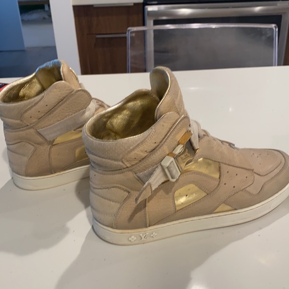 Louis Vuitton hightop sneakers size 38 - Picture 4 of 4
